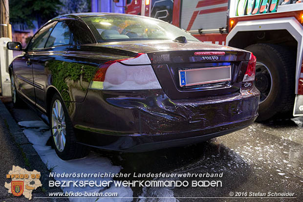 20160608 Kleintransporter in Vollbrand in Baden Weikersdorf Foto: © Stefan Schneider 20160608 Kleintransporter in Vollbrand in Baden Weikersdorf Foto: © Stefan Schneider