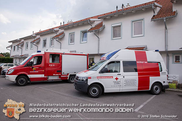 20160609 2-jähriger Bub steckt in Holzgeländer fest  Foto: © Stefan Schneider