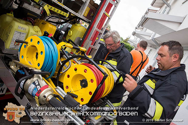 20160609 2-jähriger Bub steckt in Holzgeländer fest  Foto: © Stefan Schneider