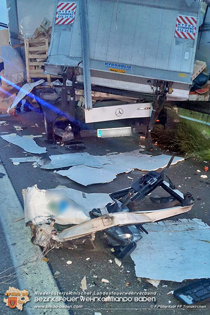 20160617 Lkw Auffahrunfall A2 Suedautobahn RFB Wien  Foto: Franz Poelleritzer FF Traiskirchen
