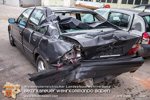 20160617 Unfallbeteiligter in der Nacht auf der A2 bei der Abfahrt Baden  Foto: Stefan Schneider