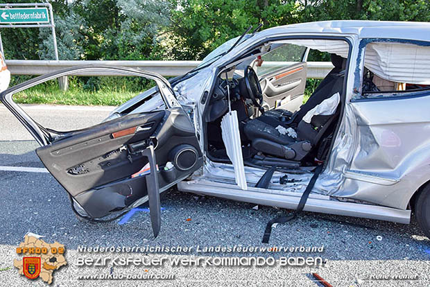 2016_06_17 Verkehrsunfall mit Menschenrettung LB210 Ebreichsdorf - Oberwaltersdorf  Foto: © Rene Weiner