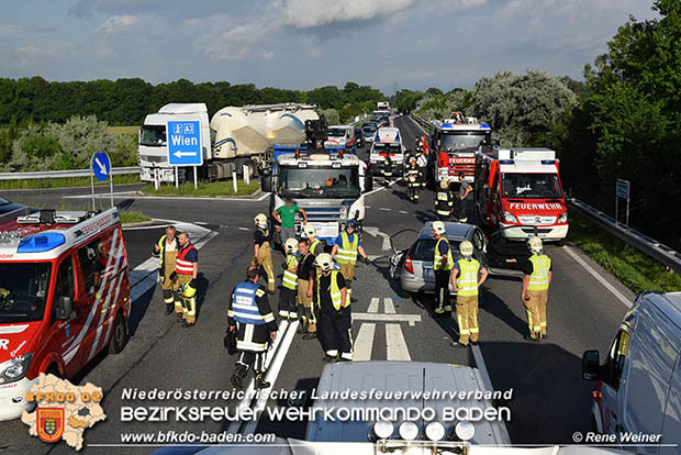 2016_06_17 Verkehrsunfall mit Menschenrettung LB210 Ebreichsdorf - Oberwaltersdorf  Foto: © Rene Weiner