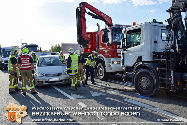 2016_06_17 Verkehrsunfall mit Menschenrettung LB210 Ebreichsdorf - Oberwaltersdorf  Foto: © Rene Weiner