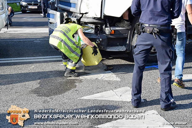 2016_06_17 Verkehrsunfall mit Menschenrettung LB210 Ebreichsdorf - Oberwaltersdorf  Foto: © Rene Weiner