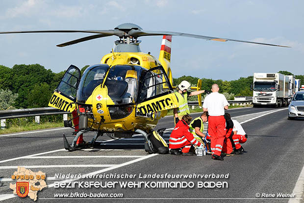 2016_06_17 Verkehrsunfall mit Menschenrettung LB210 Ebreichsdorf - Oberwaltersdorf  Foto: © Rene Weiner