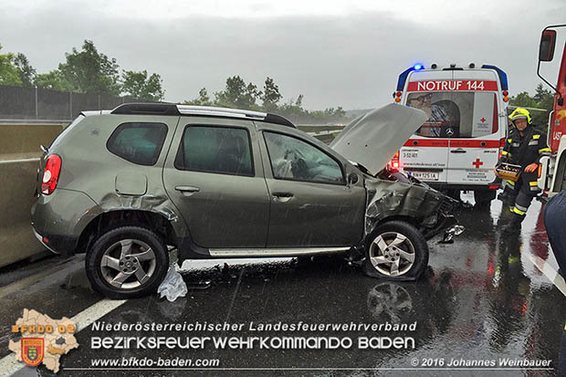 20160620 Verkehrsunfall auf der A2 Südautobahn RFB Süd vor Abfahrt Wöllersdorf  Foto: © Johannes Weinbauer