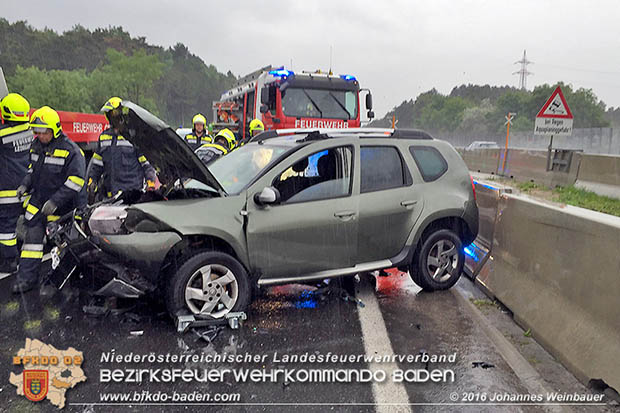 20160620 Verkehrsunfall auf der A2 Südautobahn RFB Süd vor Abfahrt Wöllersdorf  Foto: © Johannes Weinbauer