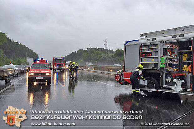 20160620 Verkehrsunfall auf der A2 Südautobahn RFB Süd vor Abfahrt Wöllersdorf  Foto: © Johannes Weinbauer