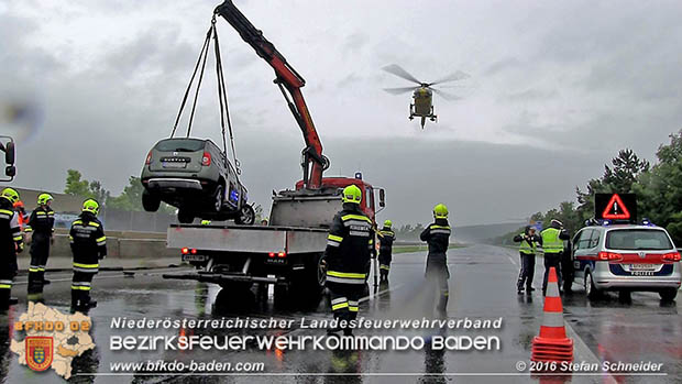 20160620 Verkehrsunfall auf der A2 Südautobahn RFB Süd vor Abfahrt Wöllersdorf  Foto: © Stefan Schneider