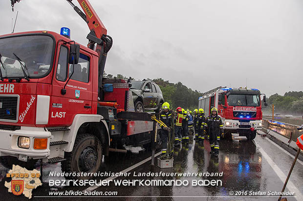 20160620 Verkehrsunfall auf der A2 Südautobahn RFB Süd vor Abfahrt Wöllersdorf  Foto: © Stefan Schneider