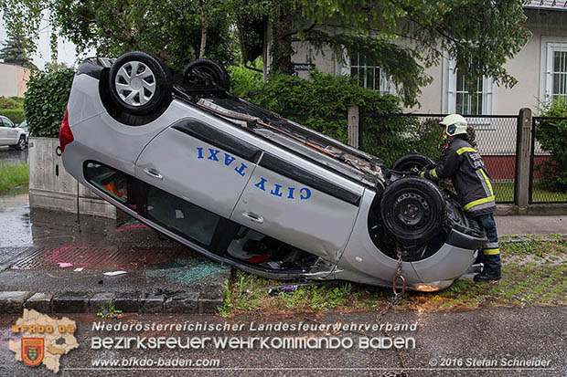 20160620 Verkehrsunfall im Stadtgebiet Bad Vöslau  Foto: © Stefan Schneider