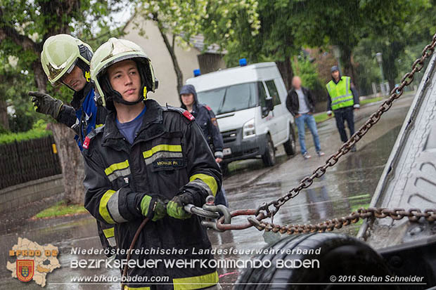 20160620 Verkehrsunfall im Stadtgebiet Bad Vöslau  Foto: © Stefan Schneider