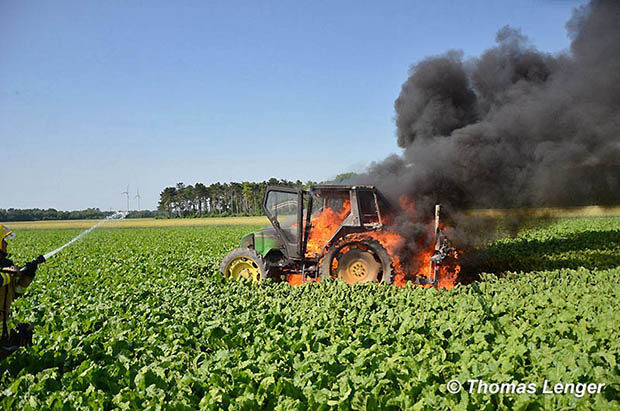 20160624 Traktorbrand bei Ebreichsdorf   Foto: © Thomas Lenger