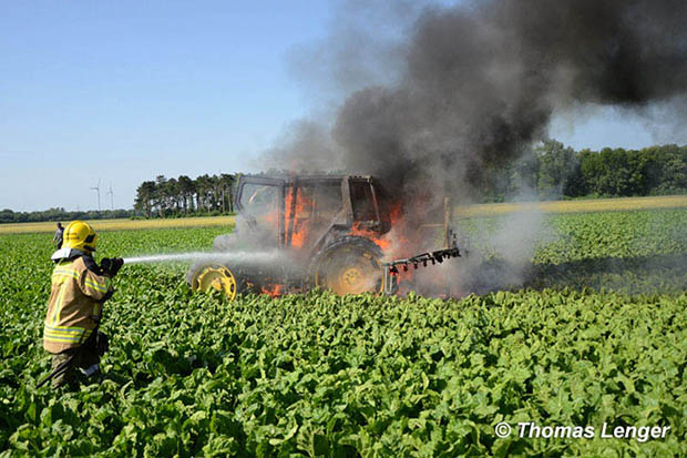 20160624 Traktorbrand bei Ebreichsdorf   Foto: © Thomas Lenger