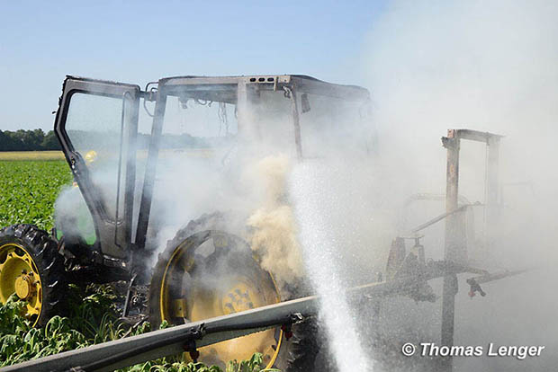 20160624 Traktorbrand bei Ebreichsdorf   Foto: © Thomas Lenger