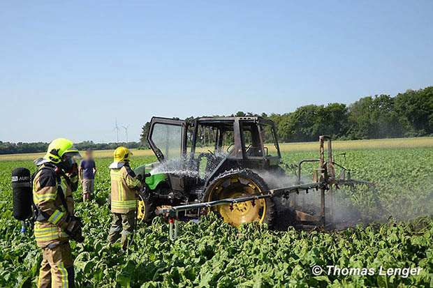 20160624 Traktorbrand bei Ebreichsdorf   Foto: © Thomas Lenger