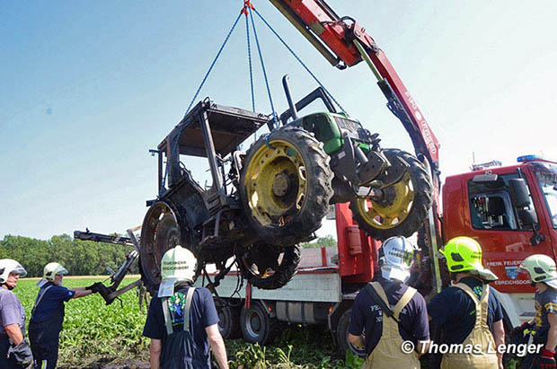 20160624 Traktorbrand bei Ebreichsdorf   Foto: © Thomas Lenger