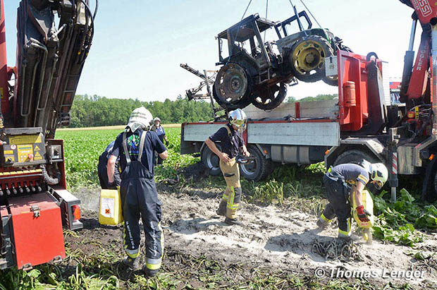 20160624 Traktorbrand bei Ebreichsdorf   Foto: © Thomas Lenger