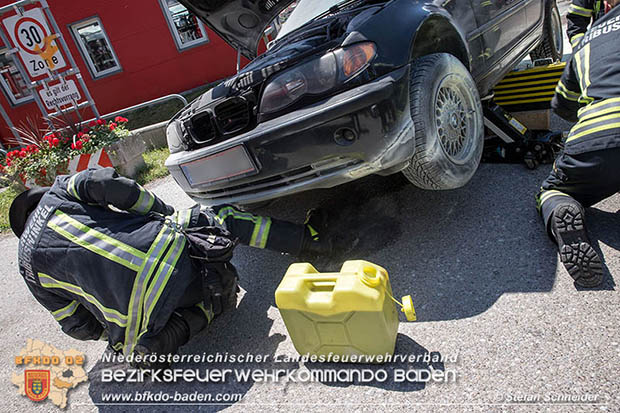 20160628 Fahrzeugbrand Schafflerhofsiedlung Tribuswinkel  Foto: © Stefan Schneider