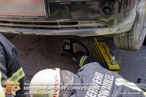 20160628 Fahrzeugbrand Schafflerhofsiedlung Tribuswinkel  Foto: © Stefan Schneider