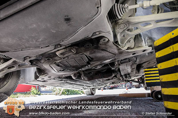 20160628 Fahrzeugbrand Schafflerhofsiedlung Tribuswinkel  Foto: © Stefan Schneider