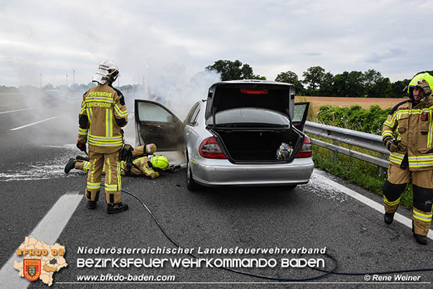 20160703 Fahrzeugbrand A3 Ebreichsdorf-Pottendorf RFB Bgld.  Foto: © ASB ÖA Rene Weiner