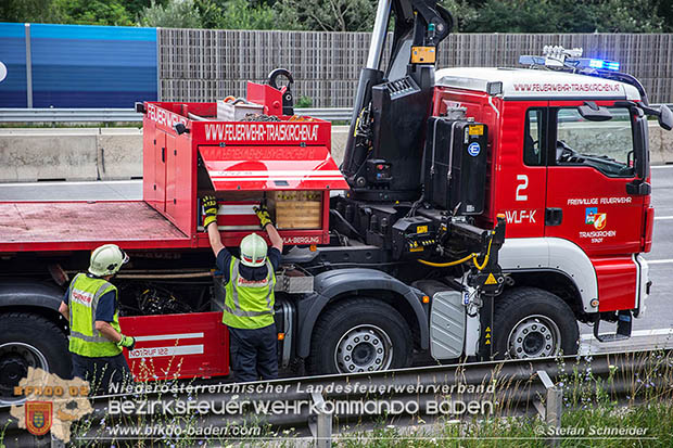 20160703 Wohnmobil verunfallt auf der A2 nach Reifenplatzer  Foto: © Stefan Schneider