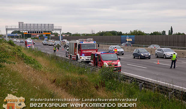 20160703 Wohnmobil verunfallt auf der A2 nach Reifenplatzer  Foto: © Stefan Schneider
