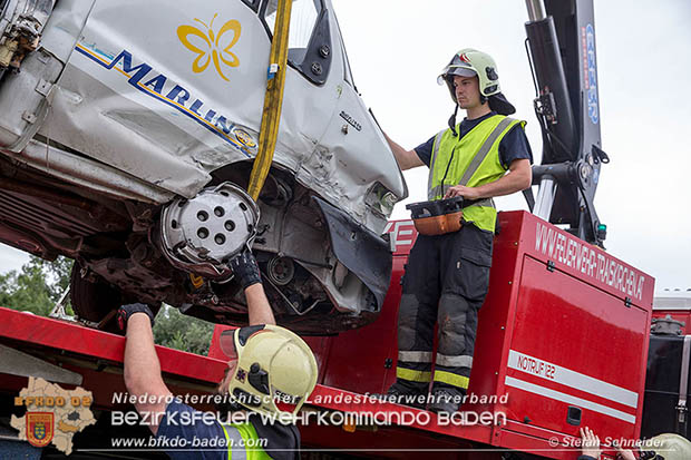 20160703 Wohnmobil verunfallt auf der A2 nach Reifenplatzer  Foto: © Stefan Schneider