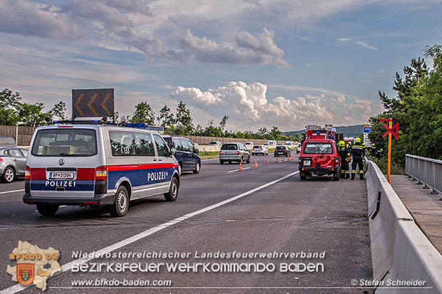 20160708 Verkehrsunfall A2 Südautobahn RFb Süd bei Wöllersdorf Foto: © Stefan Schneider