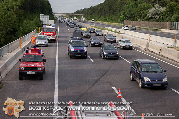 20160708 Verkehrsunfall A2 Südautobahn RFb Süd bei Wöllersdorf Foto: © Stefan Schneider
