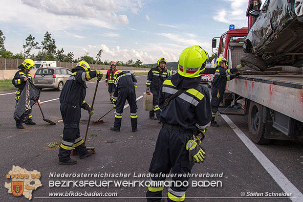 20160708 Verkehrsunfall A2 Südautobahn RFb Süd bei Wöllersdorf Foto: © Stefan Schneider