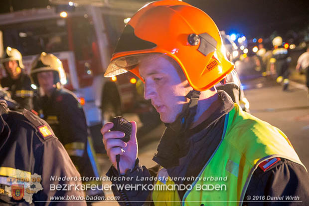 20160711 Verkehrsunfall mit Personenrettung am Autobahnzubringer Bad Voeslau  Foto: © Daniel Wirth