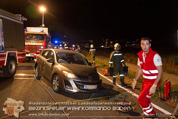 20160711 Verkehrsunfall mit Personenrettung am Autobahnzubringer Bad Voeslau  Foto: © Stefan Schneider