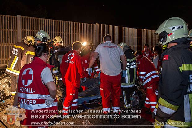 20160711 Verkehrsunfall mit Personenrettung am Autobahnzubringer Bad Voeslau  Foto: © Stefan Schneider