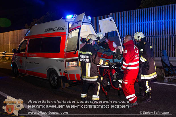 20160711 Verkehrsunfall mit Personenrettung am Autobahnzubringer Bad Voeslau  Foto: © Stefan Schneider