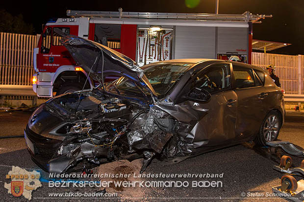 20160711 Verkehrsunfall mit Personenrettung am Autobahnzubringer Bad Voeslau  Foto: © Stefan Schneider