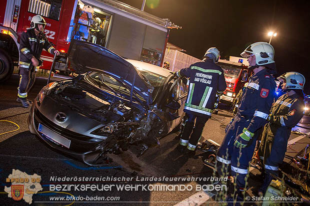 20160711 Verkehrsunfall mit Personenrettung am Autobahnzubringer Bad Voeslau  Foto: © Stefan Schneider