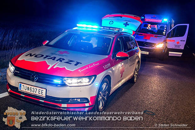 20160711 Verkehrsunfall mit Personenrettung am Autobahnzubringer Bad Voeslau  Foto: © Stefan Schneider