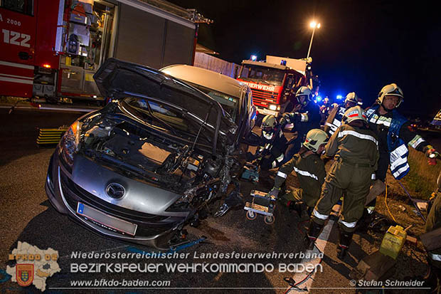20160711 Verkehrsunfall mit Personenrettung am Autobahnzubringer Bad Voeslau  Foto: © Stefan Schneider