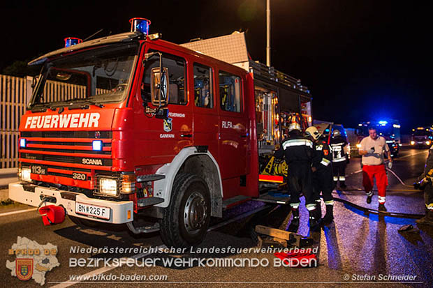 20160711 Verkehrsunfall mit Personenrettung am Autobahnzubringer Bad Voeslau  Foto: © Stefan Schneider