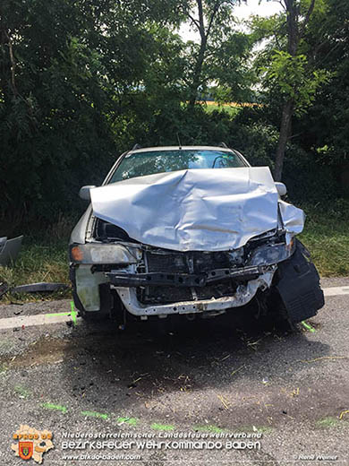 20160712 Verkehrsunfall auf der LB60 Weigelsdorf-Pottendorf  Foto: © Rene Weiner