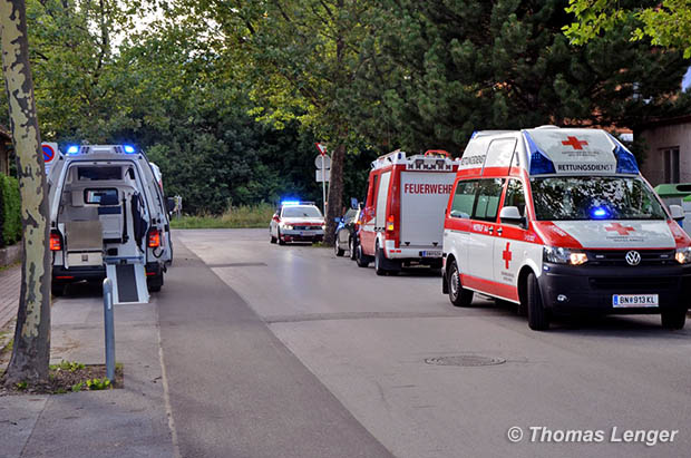 20160715 Vermeintlicher Schadstoffeinsatz in Wohnhausanlage in Traiskirchen Foto: © Thomas Lenger