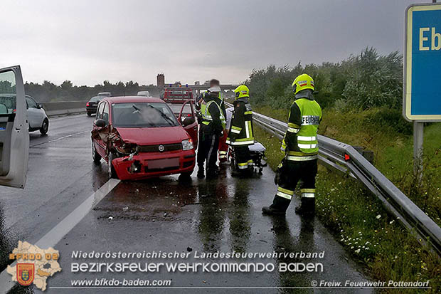 20160809 Verkehrsunfall auf der A3 zwischen Pottendorf und Ebreichsdorf Foto: © FF Pottendorf 20160809 Verkehrsunfall auf der A3 zwischen Pottendorf und Ebreichsdorf Foto: © FF Pottendorf