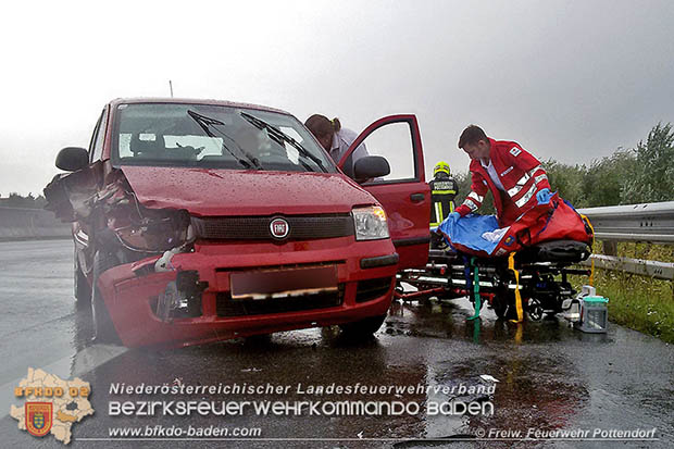 20160809 Verkehrsunfall auf der A3 zwischen Pottendorf und Ebreichsdorf Foto: © FF Pottendorf 20160809 Verkehrsunfall auf der A3 zwischen Pottendorf und Ebreichsdorf Foto: © FF Pottendorf