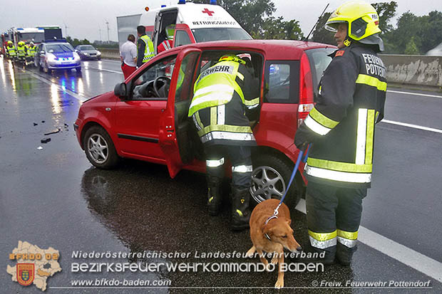 20160809 Verkehrsunfall auf der A3 zwischen Pottendorf und Ebreichsdorf Foto: © FF Pottendorf 20160809 Verkehrsunfall auf der A3 zwischen Pottendorf und Ebreichsdorf Foto: © FF Pottendorf