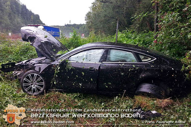 20160809 Verkehrsunfall auf der A21  Foto: © FF Alland