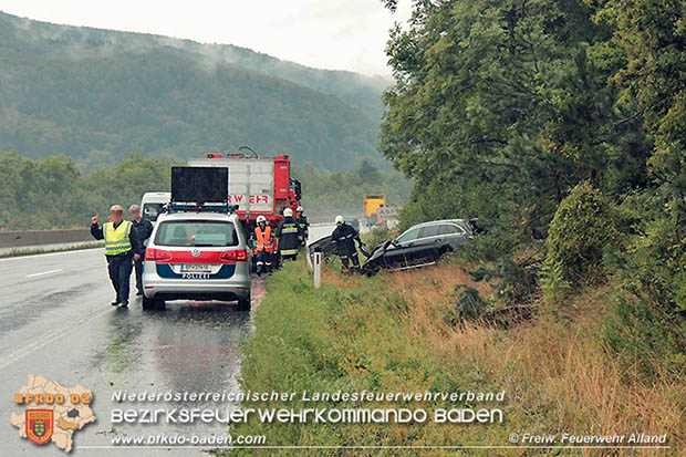20160810 Verkehrsunfall auf der A21  Foto: © FF Alland