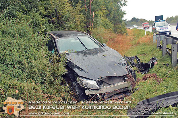 20160810 Verkehrsunfall auf der A21  Foto: © FF Alland